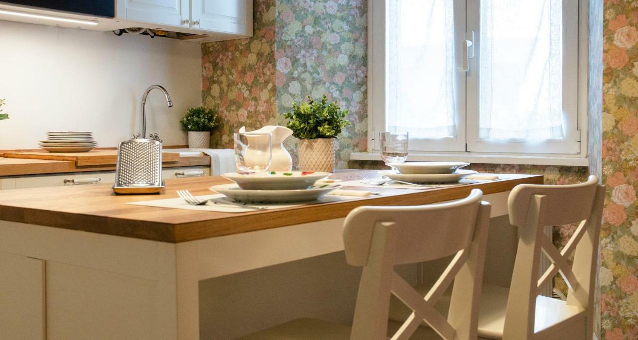 Flowers Apartment Joivy 25 Como Exteriör bild