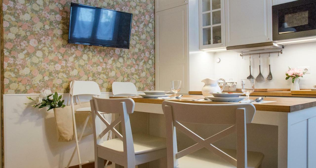 Flowers Apartment Joivy 25 Como Exteriör bild
