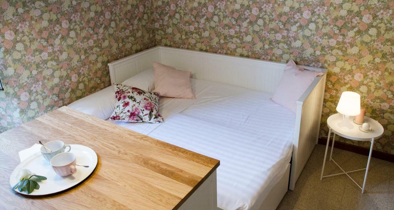 Flowers Apartment Joivy 25 Como Exteriör bild