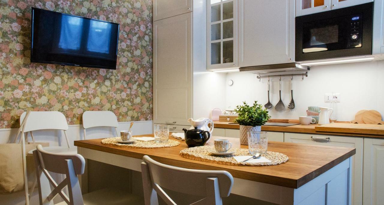 Flowers Apartment Joivy 25 Como Exteriör bild